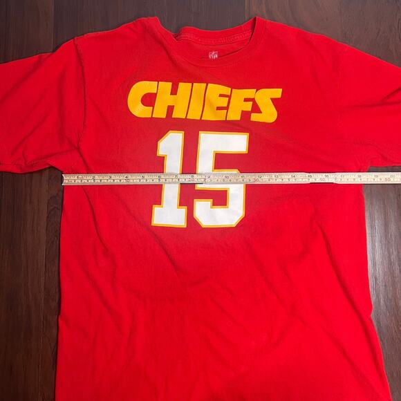 NFL Chiefs Mahomes Red T Shirt Kids  Sz XL-18/20 - Picture 5 of 6